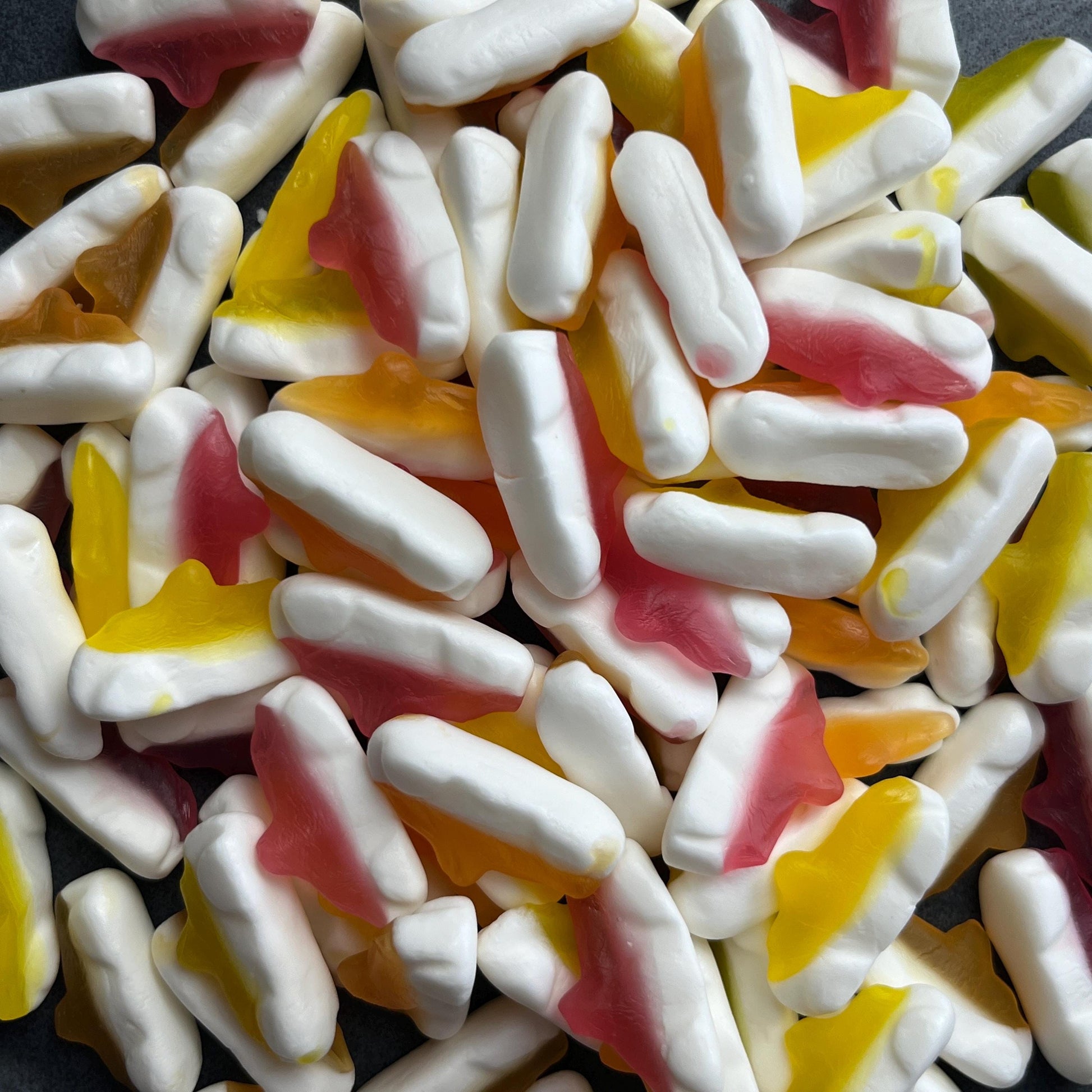 Ahlgrens Bilar Fruktkombi 140g – iconic Swedish car-shaped candy, imported from Scandinavia