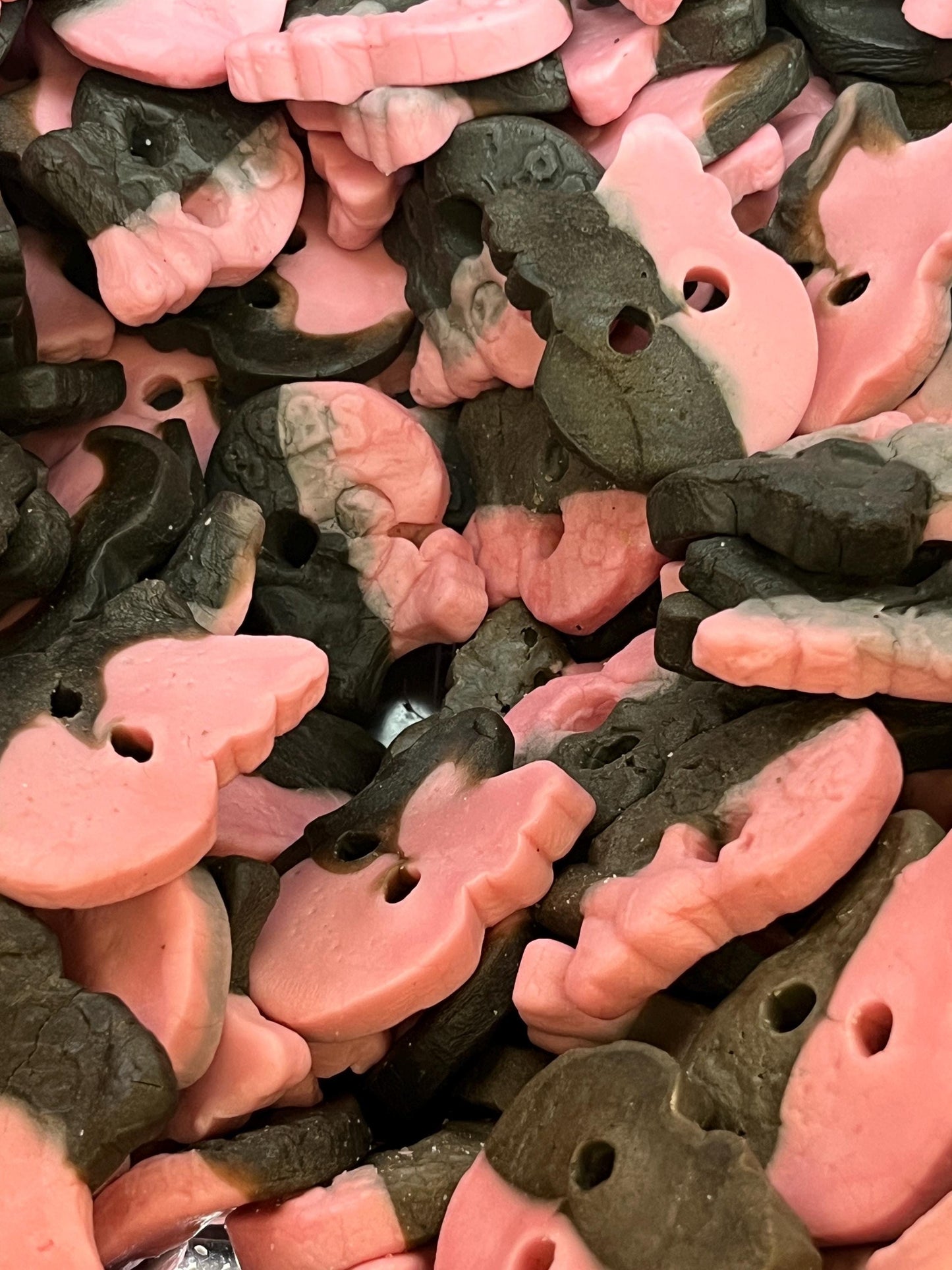 BUBS Raspberry Licorice Skulls – Salty Vegan Swedish Candy – vegan Swedish pick & mix candy, imported from Scandinavia