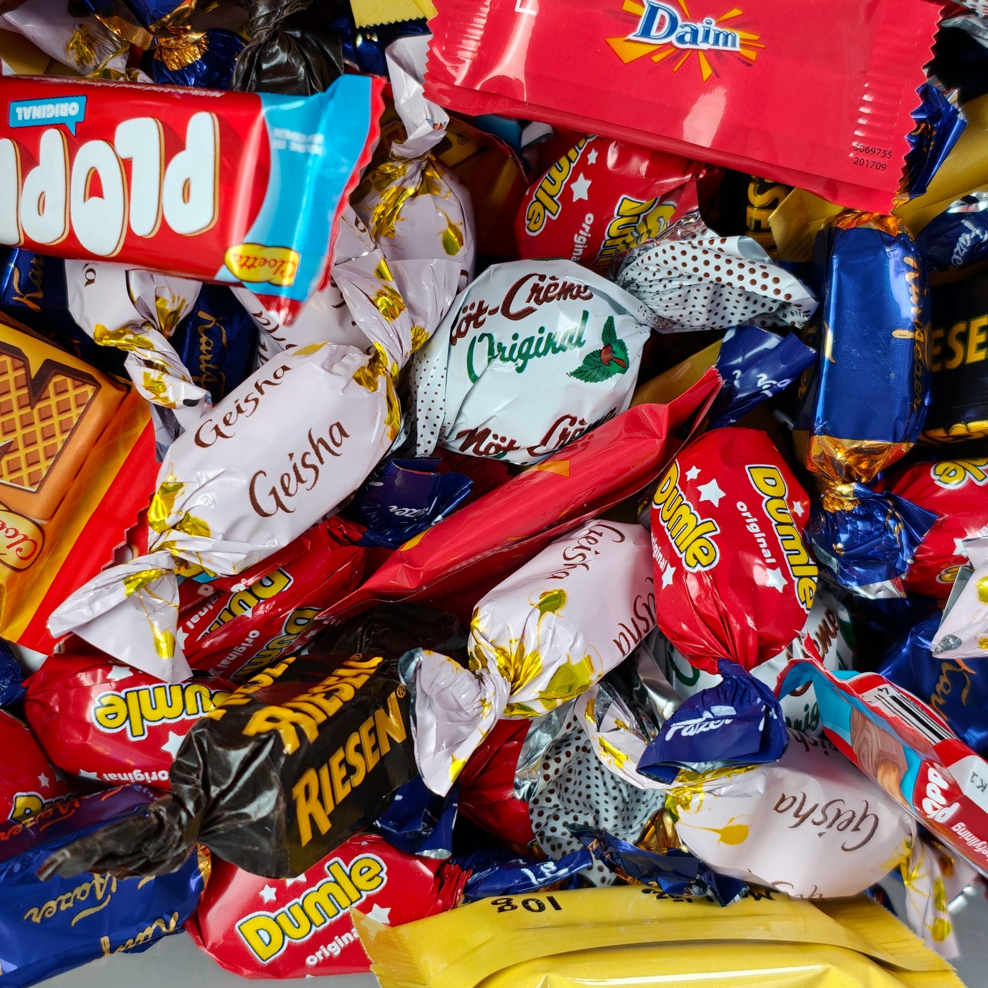 Nordic Chocolate Mix — wrapped Daim, Plopp, Dumle, Geisha, Kexchoklad, Marabou, Riesen, Nöt-Creme and Karl Fazer chocolates